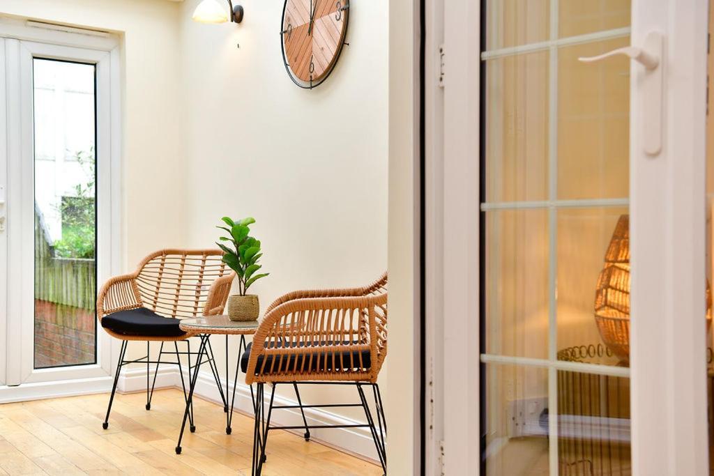 Just Stay Wales - Castle Square Cottage, Mumbles מראה חיצוני תמונה