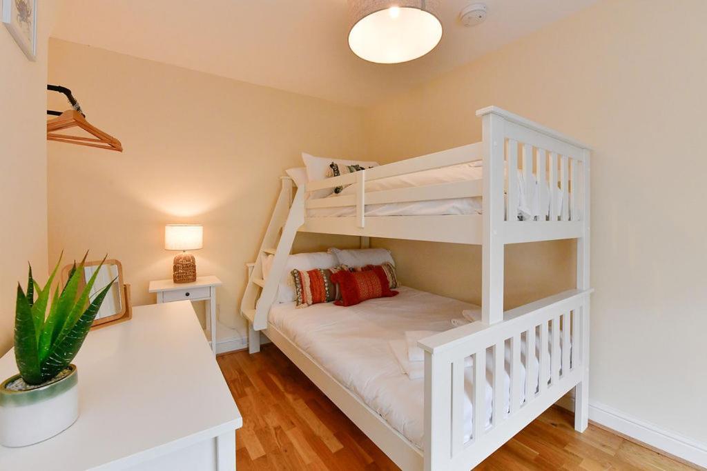 Just Stay Wales - Castle Square Cottage, Mumbles מראה חיצוני תמונה