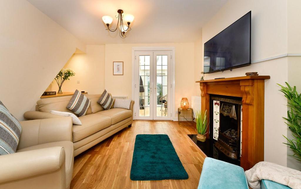 Just Stay Wales - Castle Square Cottage, Mumbles מראה חיצוני תמונה